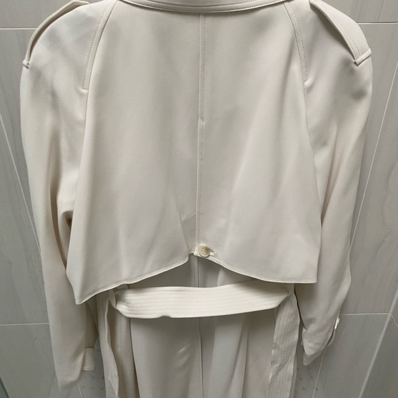 NWT soft white Theory belted “perfect raglan trench” coat - Picture 14 of 16